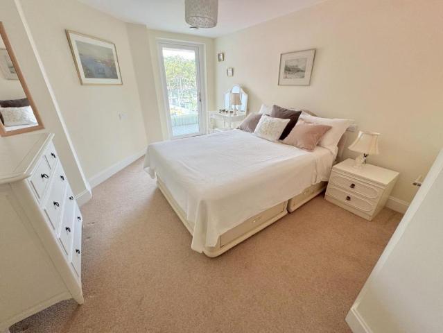 Flat for sale in Poole