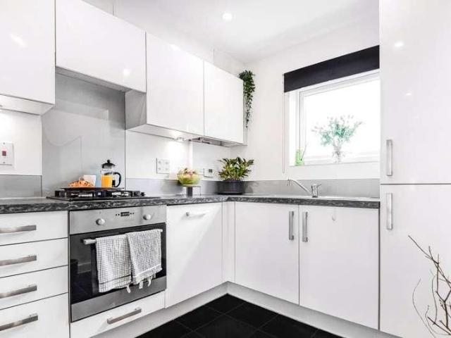Flat for sale in Whitley, Reading