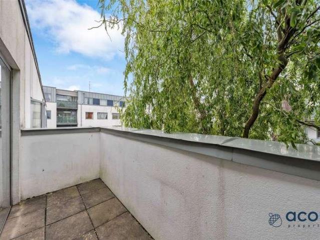 Flat for sale in Kingsbury, Greater London