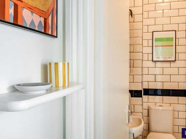 Flat for sale in London Borough of Islington, Greater London