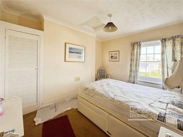 Flat for sale in Oakfield, Ryde