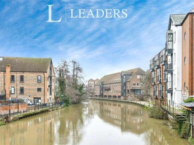 Flat for sale in Brook Street, Bourne Vale
