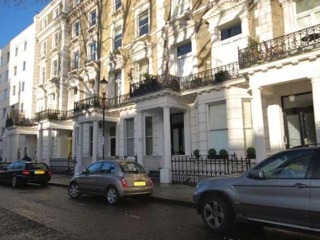 Flat for sale in South Kensington, Greater London