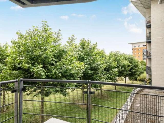 Flat for sale in Reach, Greater London