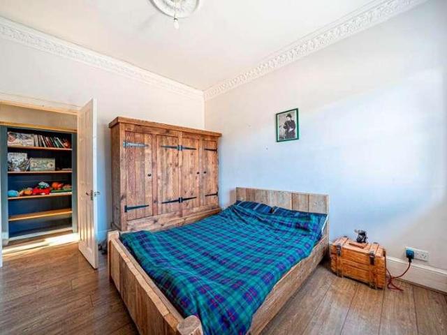 Flat for sale in Barton Stacey, Hampshire