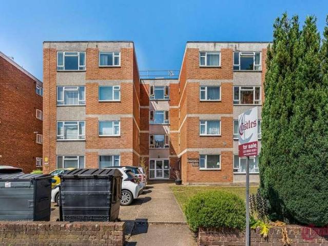Flat for sale in London Borough of Haringey, Greater London