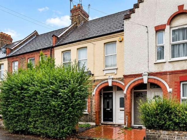 Flat for sale in London Borough of Waltham Forest, Greater London