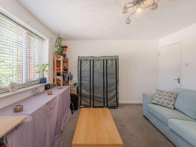 Flat for sale in Ponders End, Greater London