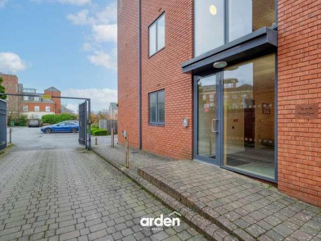 Flat for sale in Dickens Heath, West Midlands