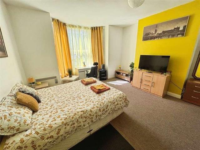Flat for sale in Buckland, City Of Portsmouth