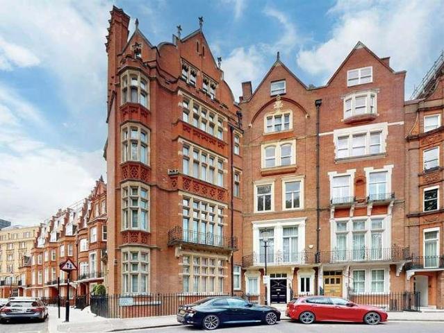 Flat for sale in Chelsea, Greater London