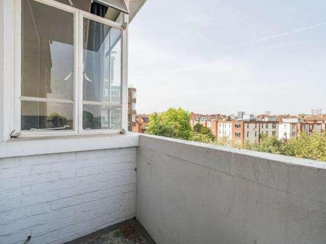 Flat for sale in St. John's Wood, Greater London