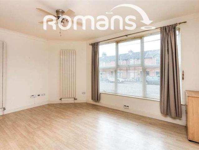 Flat for sale in Farnborough, Hampshire