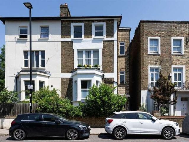 Flat for sale in London Borough of Islington, Greater London