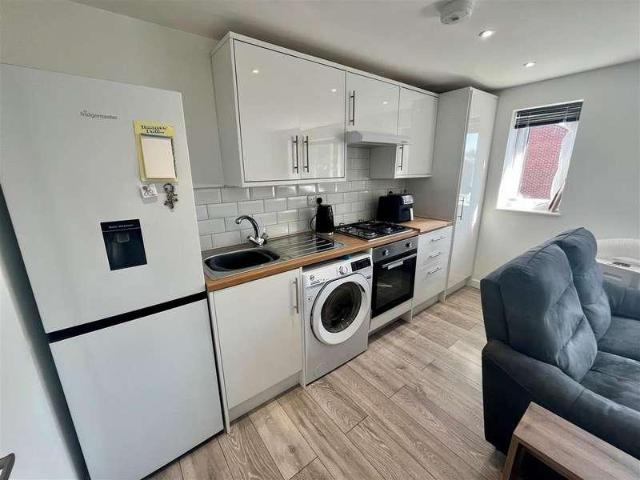 Flat for sale in Salisbury, Wiltshire