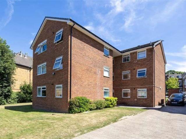 Flat for sale in London Borough of Croydon, Greater London