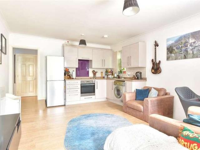 Flat for sale in Bluebell Hill, Bourne Vale
