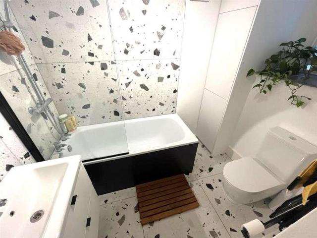Flat for sale in Feckenham, City Of Bristol