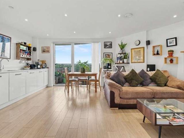 Flat for sale in Clapton, Lower Clapton