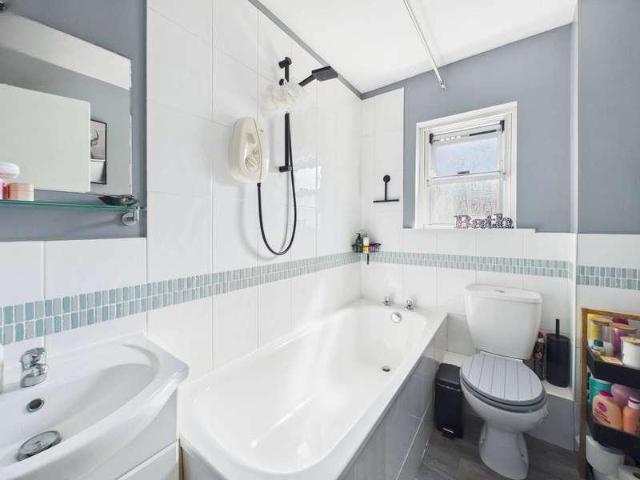 Flat for sale in West Worthing, Worthing