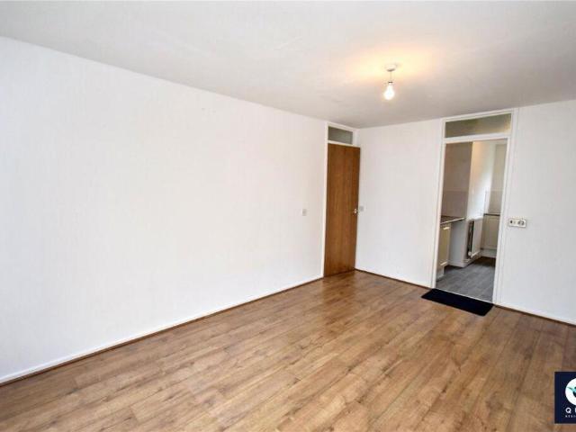 Flat for sale in Lee Bank, Greater Manchester
