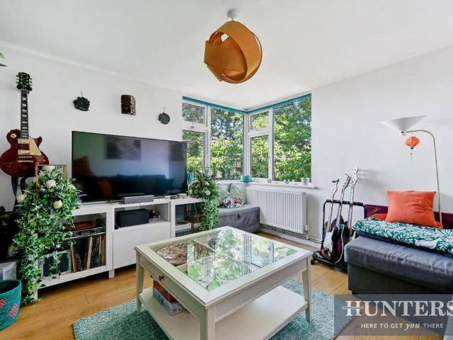 Flat for sale in Isleworth, Spring Grove Flat for sale in Isleworth, Spring Grove