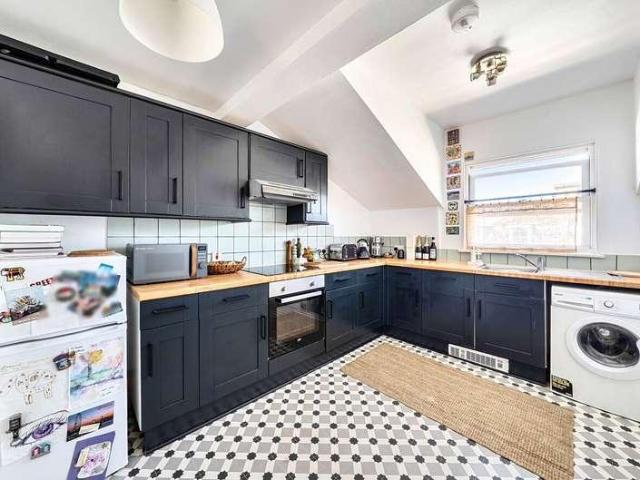 Flat for sale in London Borough of Croydon, Greater London