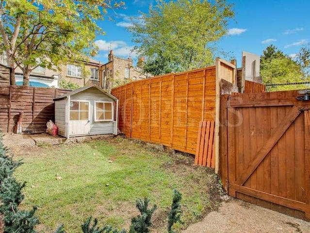Flat for sale in Greater London