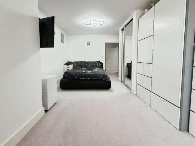 Flat for sale in London Borough of Hillingdon, Greater London
