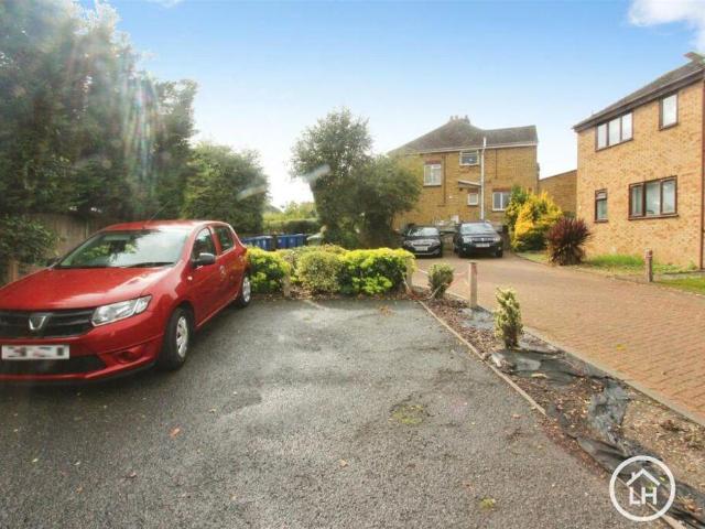 Flat for sale in Newington, Swale