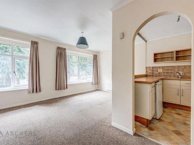 Flat for sale in Nether Edge, South Yorkshire