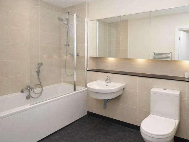 Flat for sale in London Borough of Ealing, Hanwell