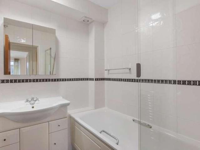 Flat for sale in London Borough of Bromley, Greater London