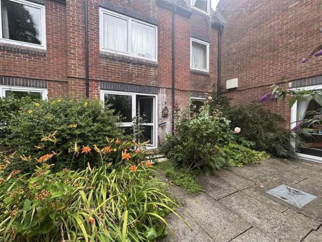 Flat for sale in Shaftesbury, East Dorset