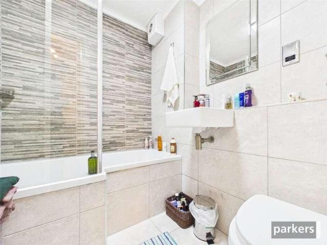 Flat for sale in Katesgrove, Reading