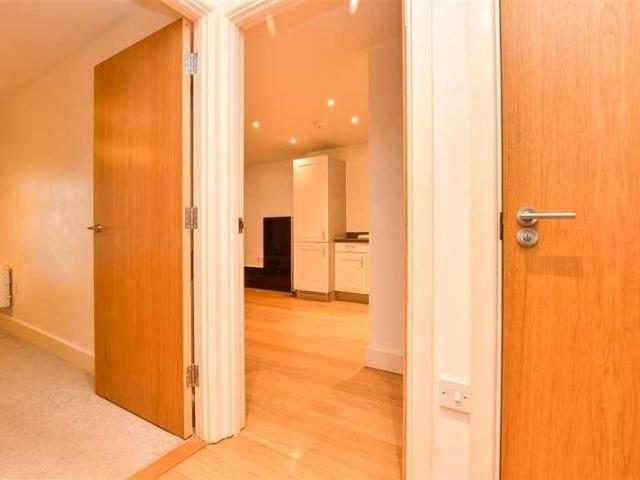 Flat for sale in London Borough of Croydon, Greater London