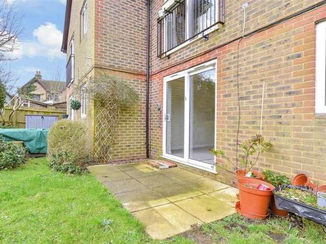 Flat for sale in Perryfields, West Sussex