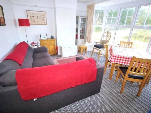 Flat for sale in Acol, Kent