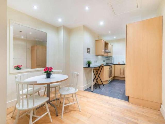 Flat for sale in Marylebone, Greater London