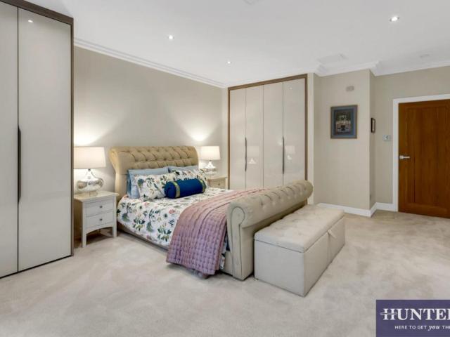 Flat for sale in West Hampstead, Greater London