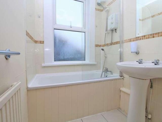 Flat for sale in Round Hill, Brighton & Hove