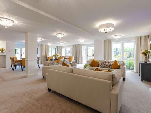 Flat for sale in Ladygrove, Berrick Salome