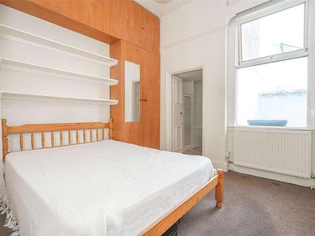Flat for sale in Muswell Hill, Greater London