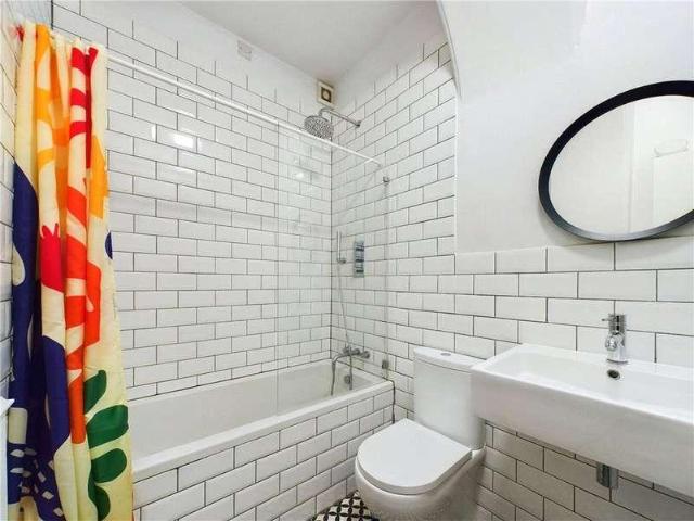 Flat for sale in London Borough of Lewisham, Greater London