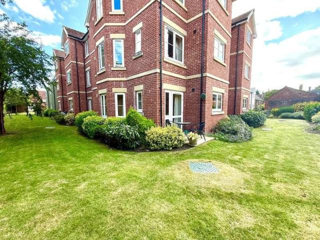 Flat for sale in Ludlow, Shropshire