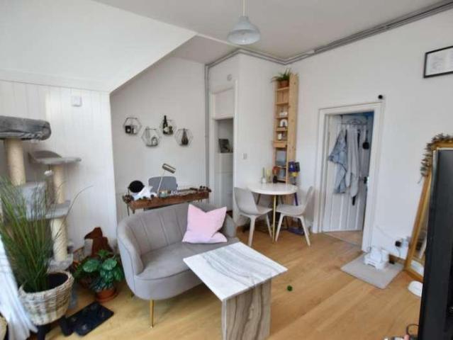 Flat for sale in Anerley, Greater London