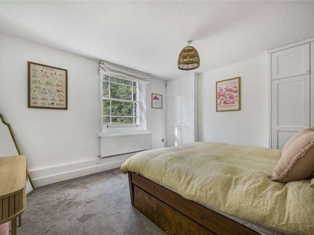 Flat for sale in London Borough of Lewisham, New Cross