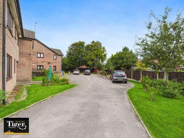Flat for sale in Cabus, Lancashire