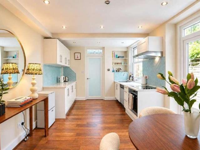 Flat for sale in West Norwood, Greater London