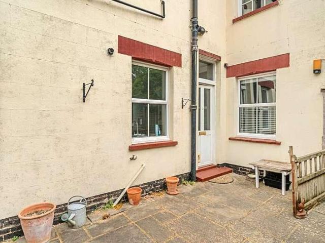 Flat for sale in Wheelerstreet, Fole
